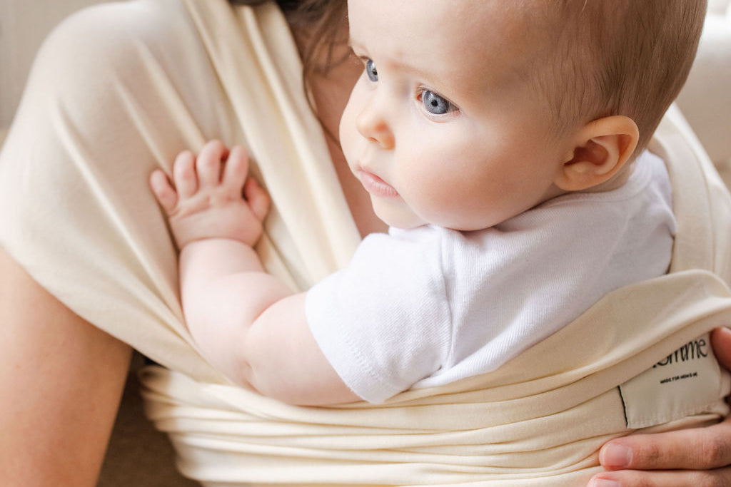 Momme | high-quality Newborn Kangaroo Wrap in milk